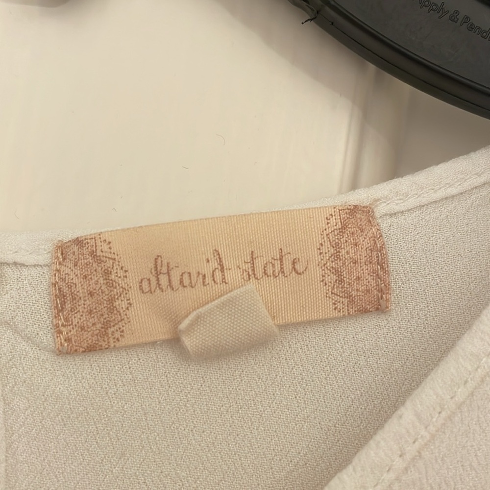 Altar’d State floral embroidered peplum top - Picture 4 of 5
